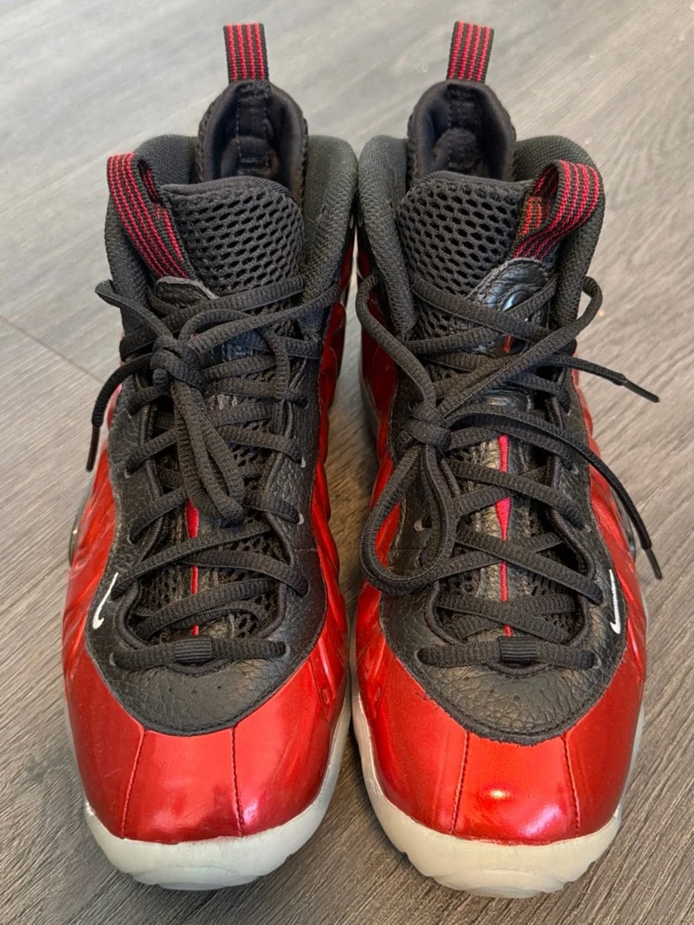Nike bold red
